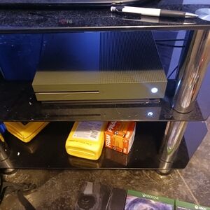 Xbox one battlefield 1 edition, 13 games, and 3 controllers